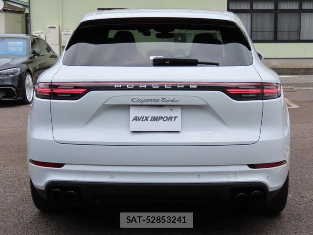 Porsche CAYENNE 2019-08 8221521-3