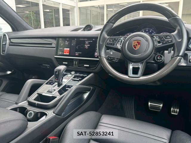Porsche CAYENNE 2019-08 8221521-4