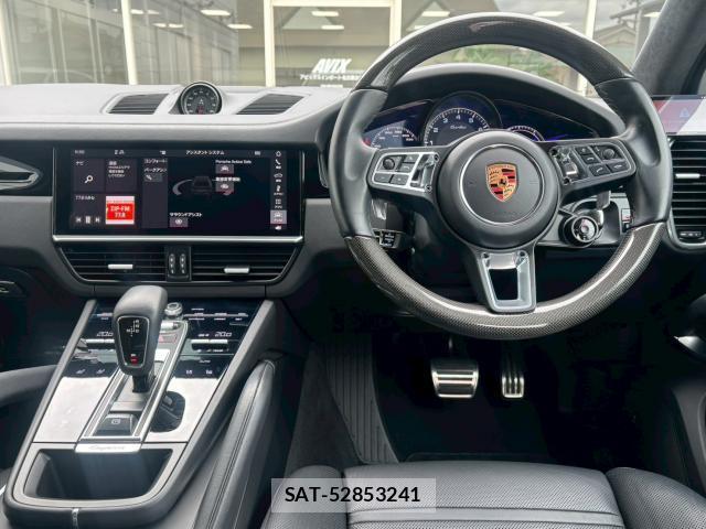 Porsche CAYENNE 2019-08 8221521-8