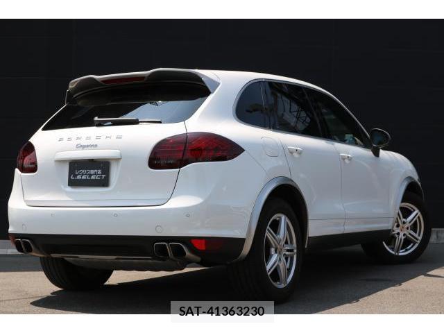 Porsche CAYENNE 2014-04 8224101-1