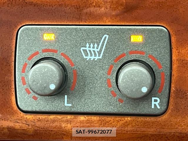 Toyota CELSIOR 2004-03 8224721-9