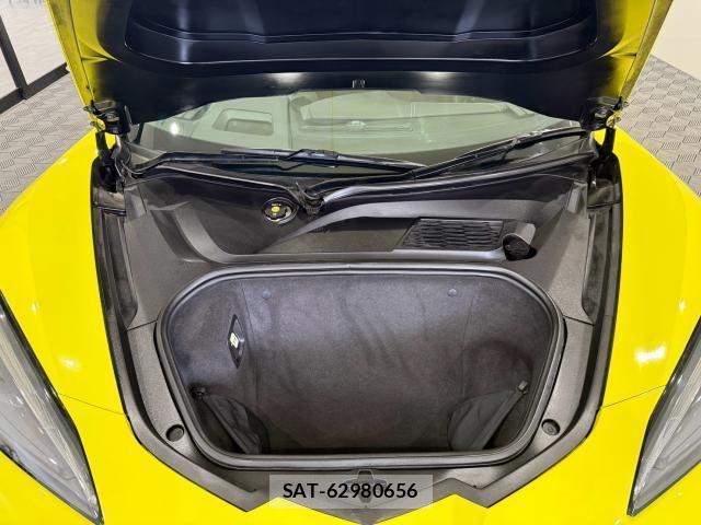 Chevrolet CORVETTE 2021-07 8221071-17
