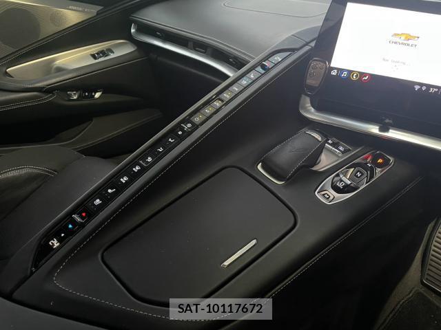 Chevrolet CORVETTE 2021-09 8221077-10