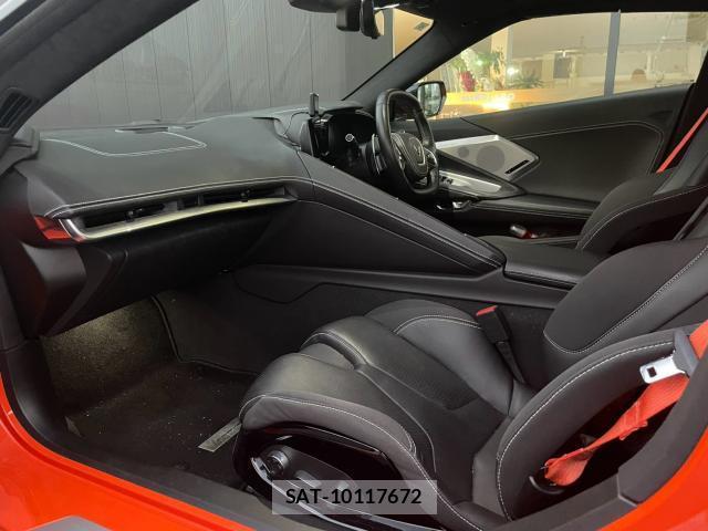 Chevrolet CORVETTE 2021-09 8221077-14