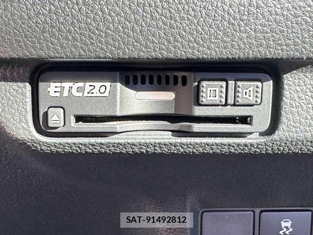 Honda CIVIC 2021-11 8218260-16