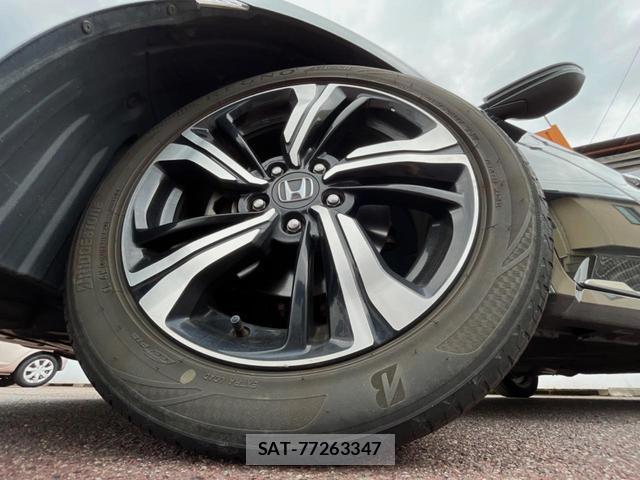 Honda CIVIC 2019-08 8219554-12