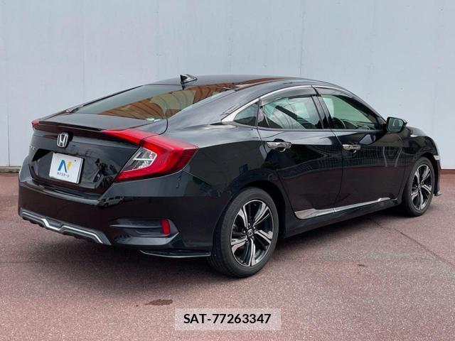 Honda CIVIC 2019-08 8219554-16