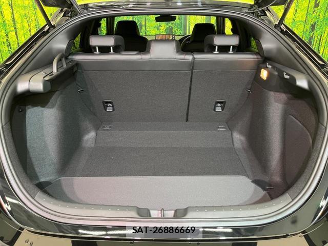 Honda CIVIC 2025-04 8220639-9