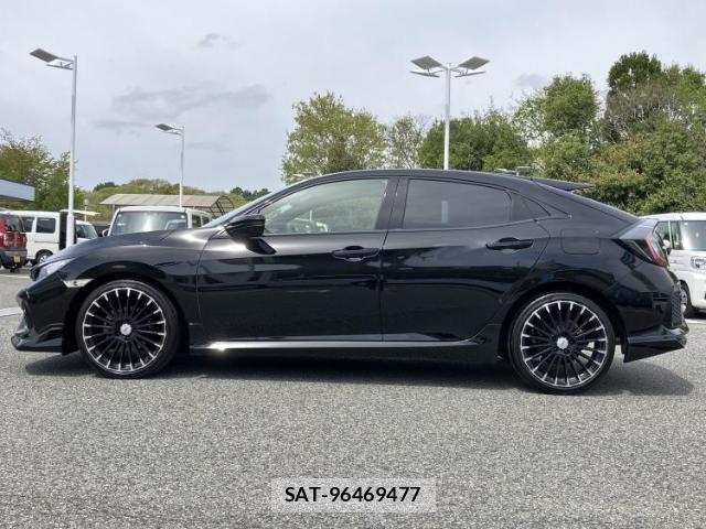 Honda CIVIC 2018-03 8222270-1