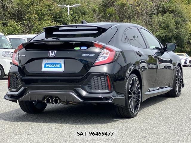 Honda CIVIC 2018-03 8222270-2