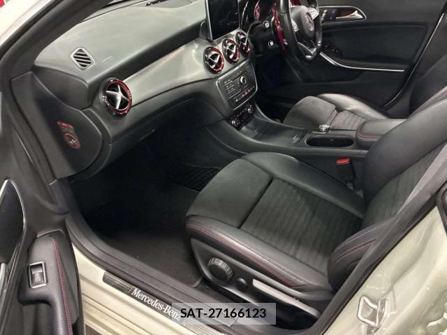 Mercedes Benz CLA-CLASS 2015-11 8218906-3