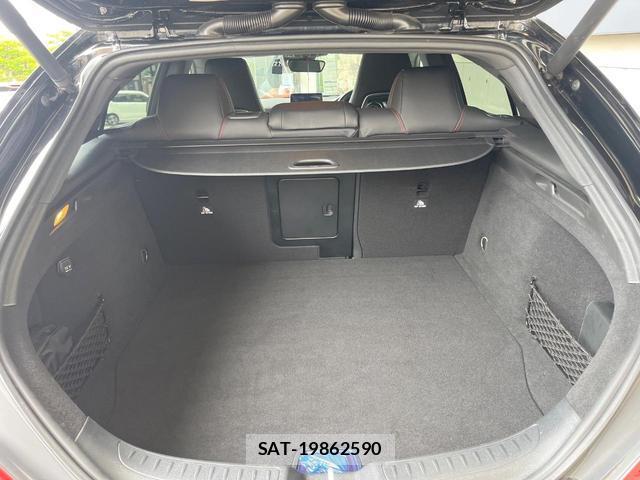 Mercedes Benz CLA-CLASS 2017-08 8224417-11