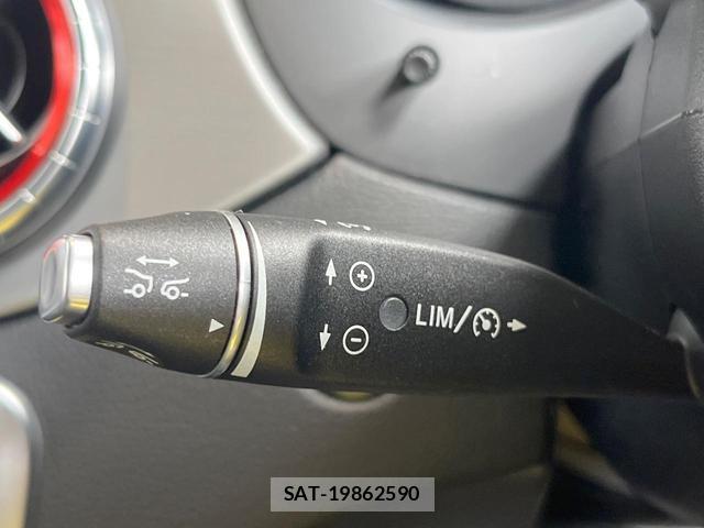 Mercedes Benz CLA-CLASS 2017-08 8224417-5