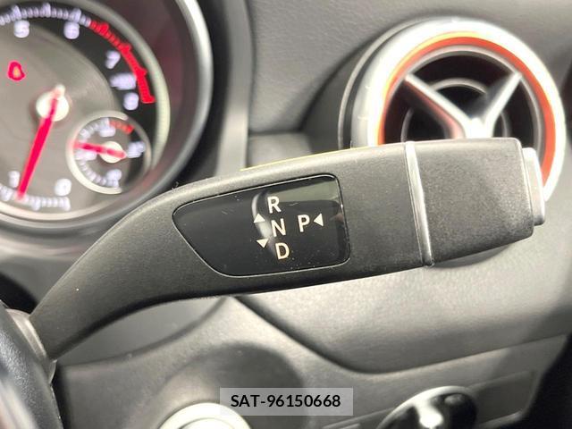 Mercedes Benz CLA-CLASS 2017-03 8221197-12