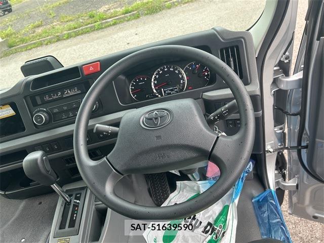 Toyota COASTER 2026-06 8218783-13