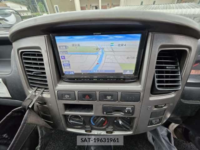 Isuzu COMO 2012-06 8222744-10