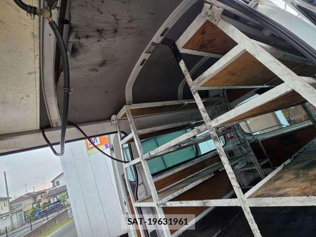 Isuzu COMO 2012-06 8222744-14