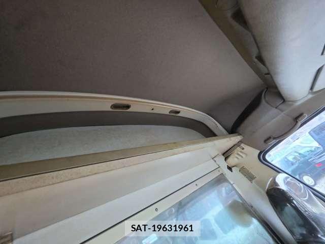 Isuzu COMO 2012-06 8222744-18