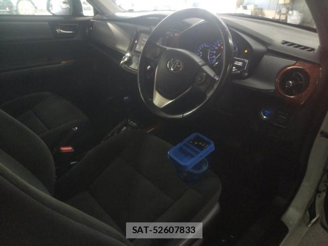 Toyota COROLLA AXIO 2017-12 8217021-2