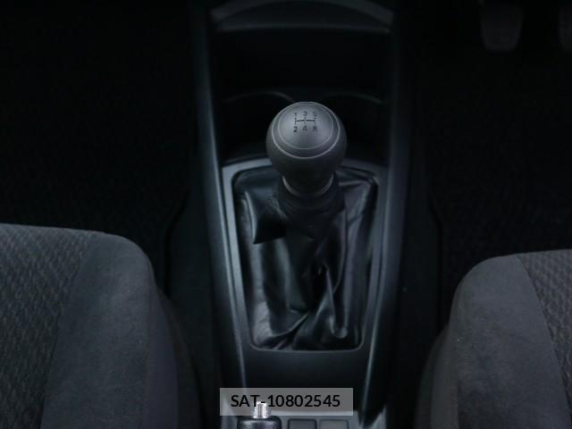 Toyota COROLLA AXIO 2015-09 8217267-15