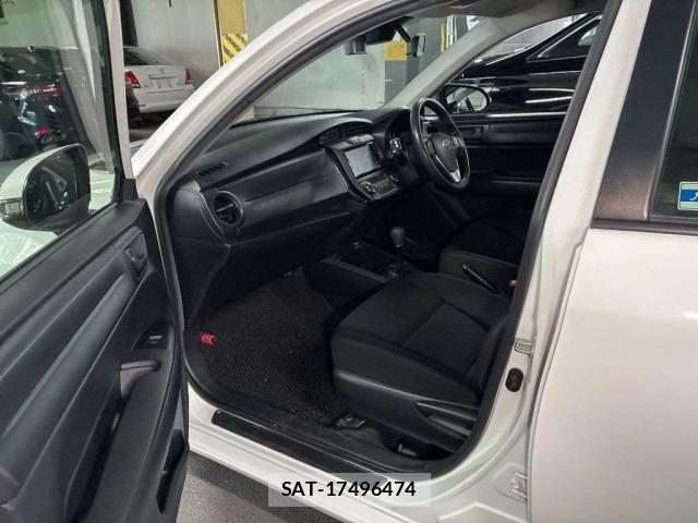 Toyota COROLLA AXIO 2021-08 8223129-7