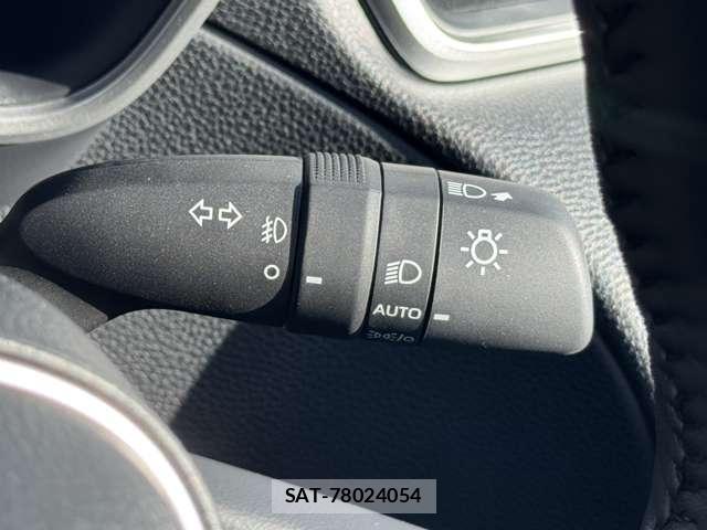 Toyota COROLLA CROSS 2025-09 8223315-16