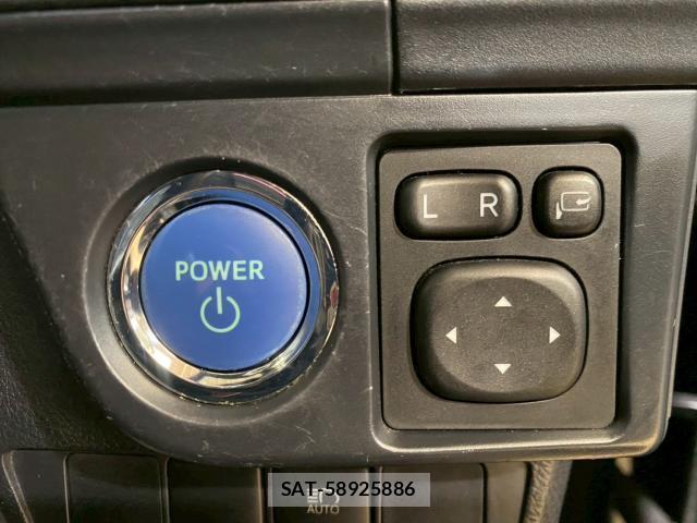 Toyota COROLLA FIELDER 2016-01 8217138-5
