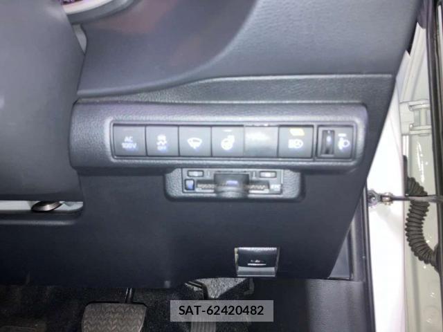 Toyota COROLLA TOURING 2023-06 8218822-8