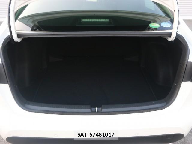 Toyota COROLLA 2019-09 8217285-18
