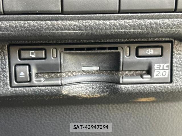 Toyota COROLLA 2024-06 8221942-17