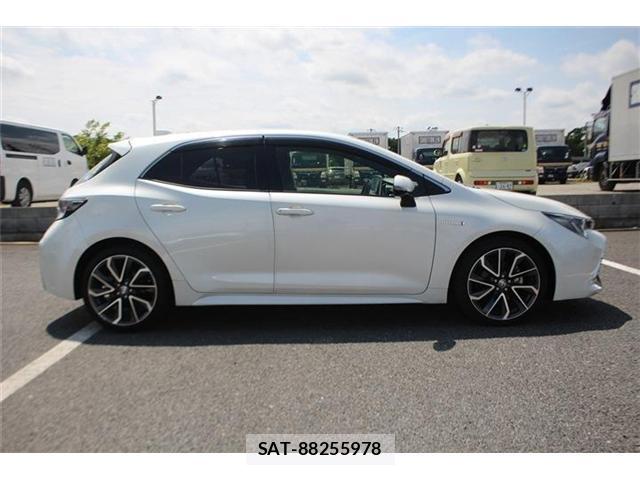 Toyota COROLLA SPORT 2018-07 8222109-10