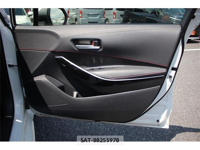 Toyota COROLLA SPORT 2018-07 8222109-13