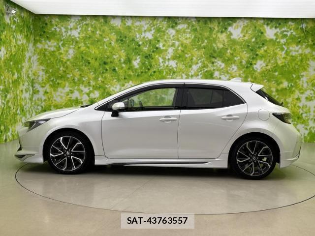 Toyota COROLLA SPORT 2021-08 8225083-1