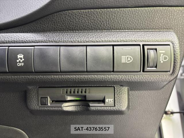 Toyota COROLLA SPORT 2021-08 8225083-17