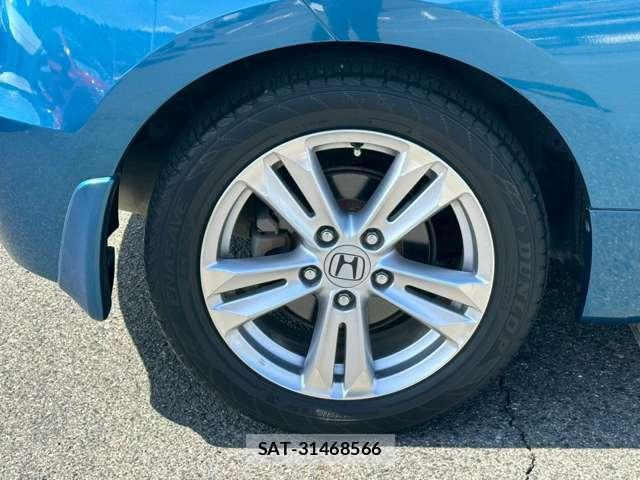 Honda CR-Z 2011-03 8218137-14