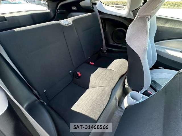Honda CR-Z 2011-03 8218137-7