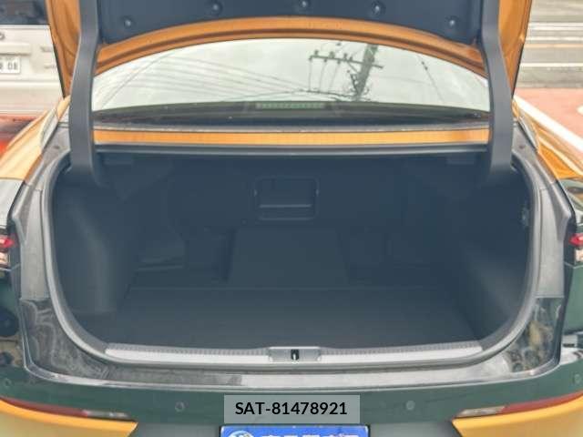Toyota Crown Crossover 2022-10 8218282-10