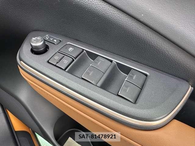 Toyota Crown Crossover 2022-10 8218282-18