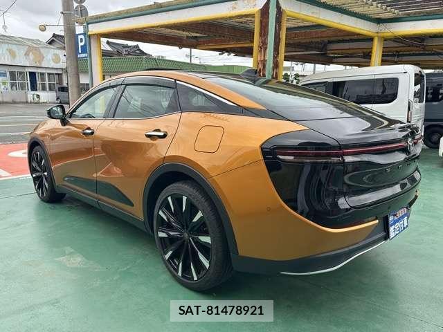 Toyota Crown Crossover 2022-10 8218282-5