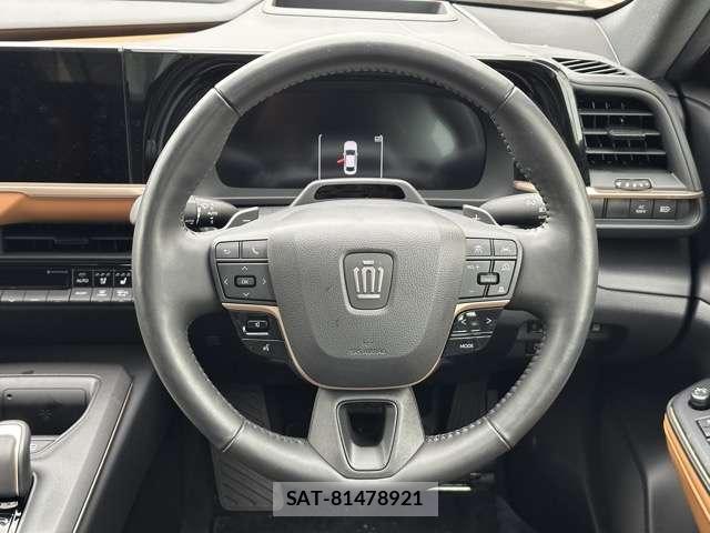 Toyota Crown Crossover 2022-10 8218282-6