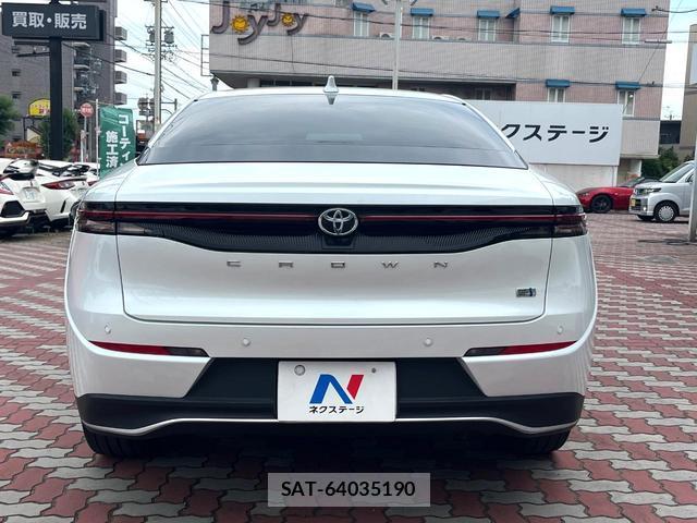 Toyota Crown Crossover 2023-07 8219482-14