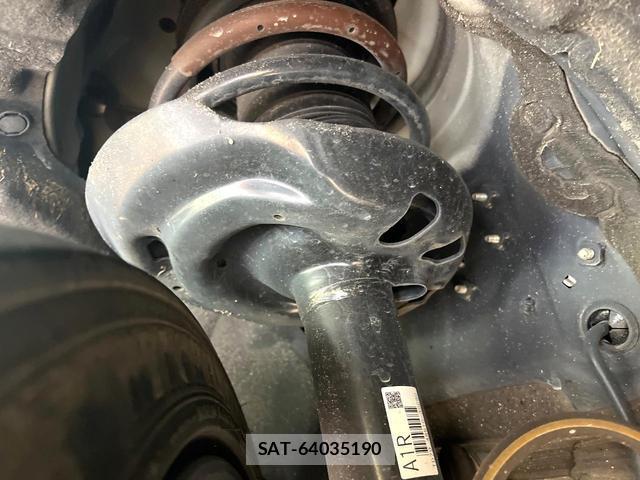 Toyota Crown Crossover 2023-07 8219482-19