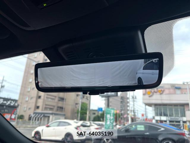 Toyota Crown Crossover 2023-07 8219482-2