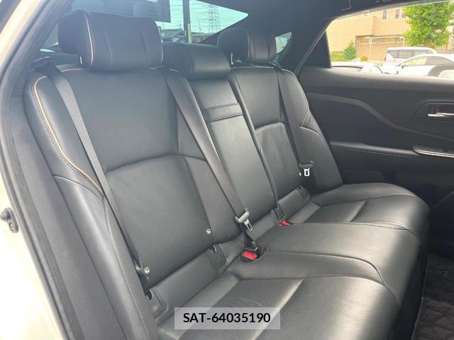 Toyota Crown Crossover 2023-07 8219482-8