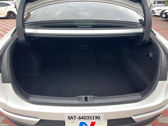 Toyota Crown Crossover 2023-07 8219482-9