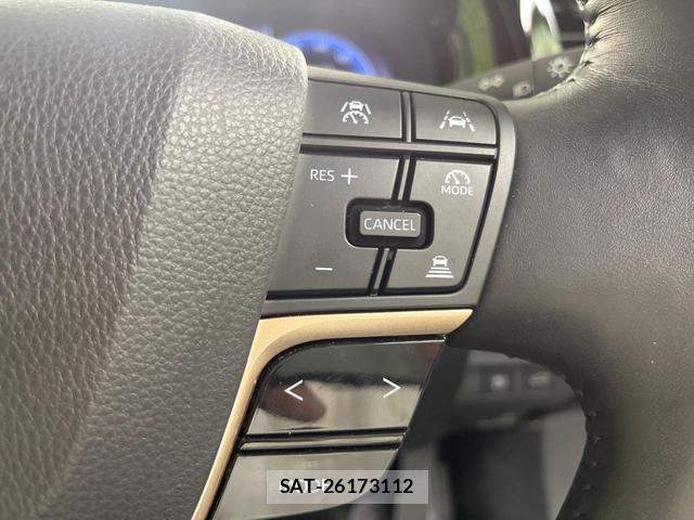 Toyota Crown Crossover 2023-03 8220549-5