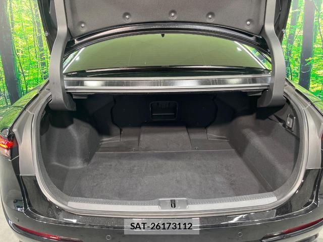 Toyota Crown Crossover 2023-03 8220549-8