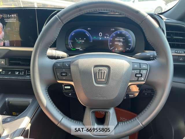 Toyota Crown Crossover 2023-06 8220651-14