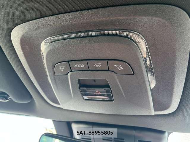 Toyota Crown Crossover 2023-06 8220651-9