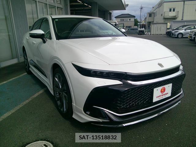 Toyota Crown Crossover 2023-05 8221661-1